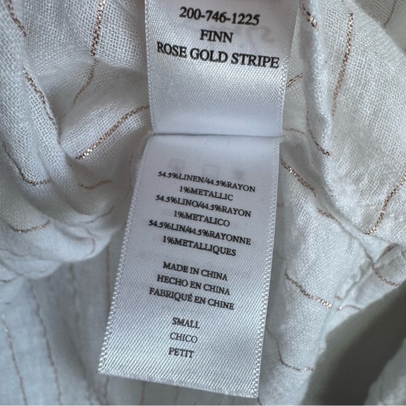 RAILS Finn Striped Linen Long Sleeve Top in Rose Gold Metallic | White Blouse S - Picture 5 of 7